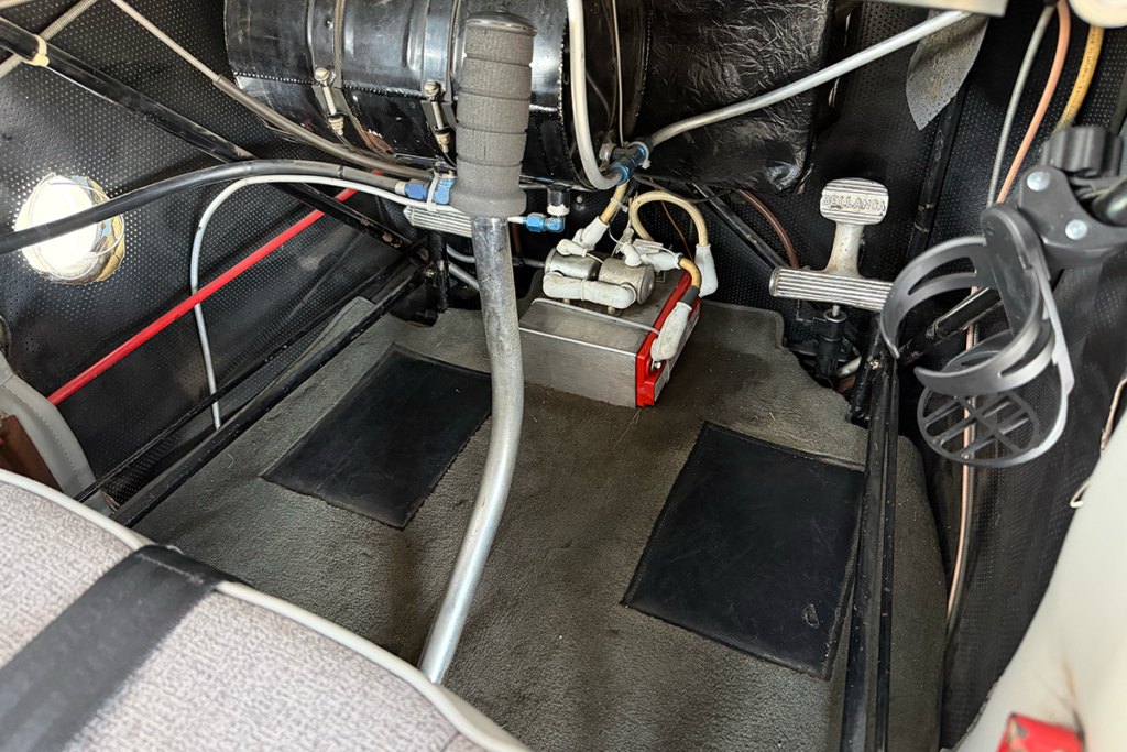 N4142Y - Panel 06